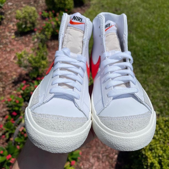 Nike Blazer Mid Red Swoosh - Picture 2 of 3